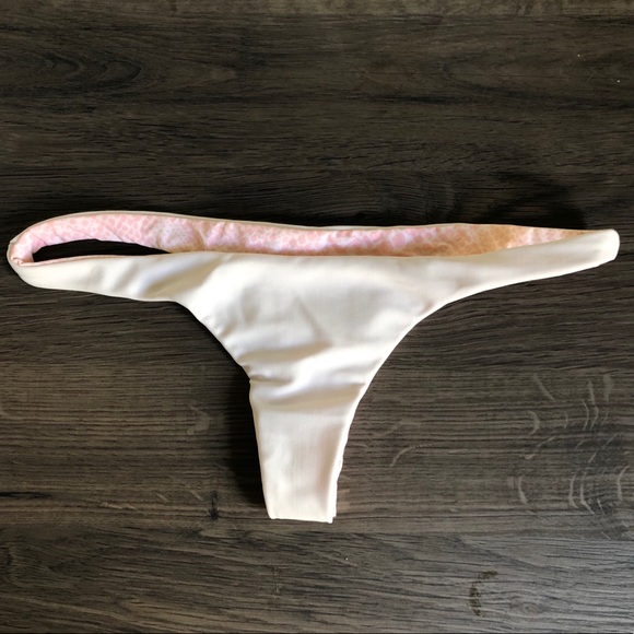 Acacia Bottom - Picture 1 of 3